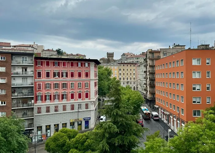 Maison Floran In Centro A Trieste